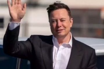 Musk credits father for teaching ‘physics, engineering & construction’