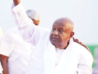 PM Modi’s roadshows will not yield any results: Deve Gowda