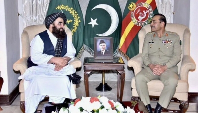 Pakistan Army chief meets Afghan Foreign Minister, stresses cooperation in tackling terrorism
